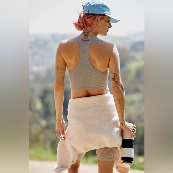 Free Throw Crop Tank Heather Grey size XS - Picture 2 of 8